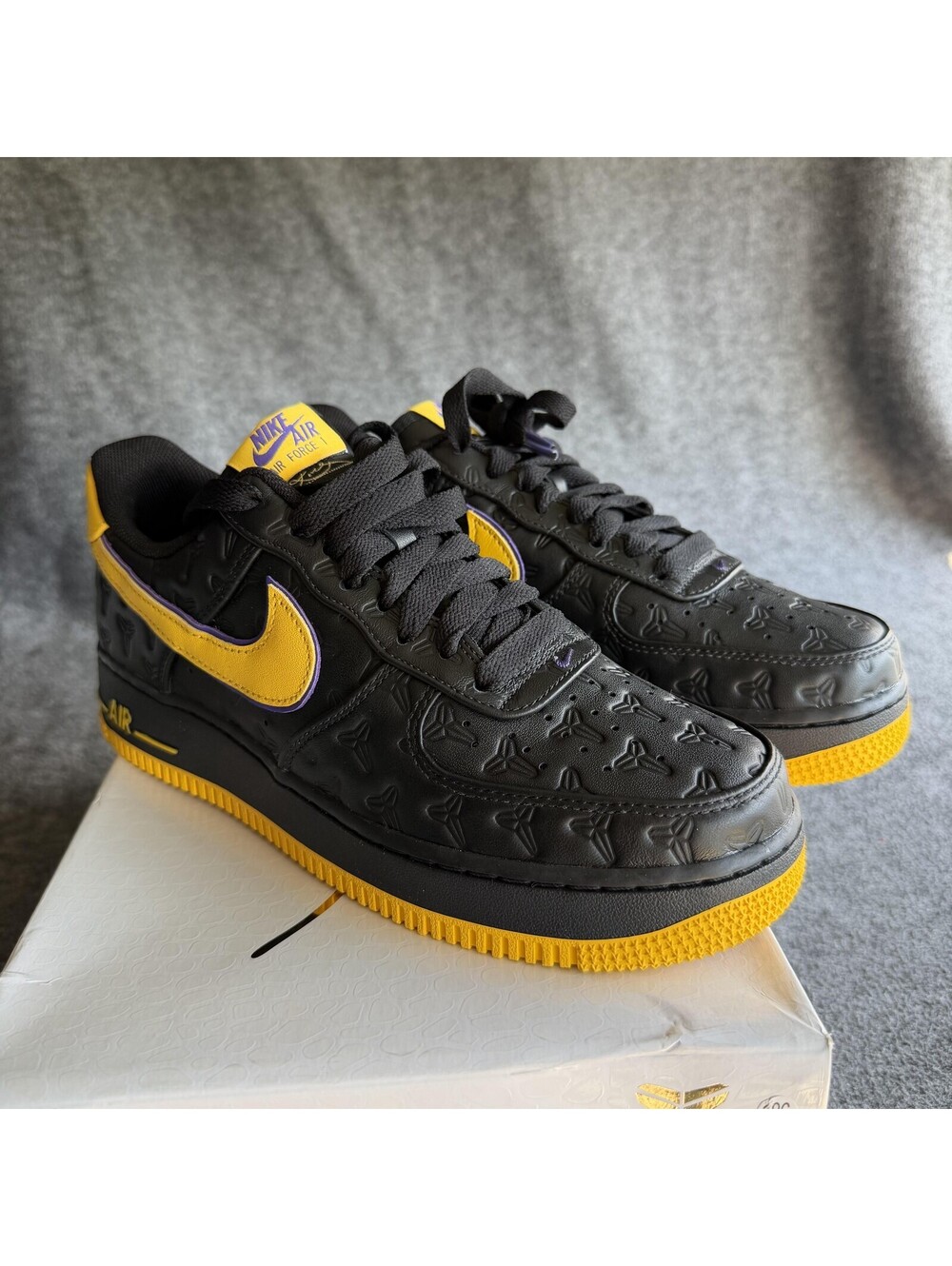 Nike Air Force 1 Low Kobe Bryant "Lakers Away" Numbered 5772/8000 Size 7.5 HV512